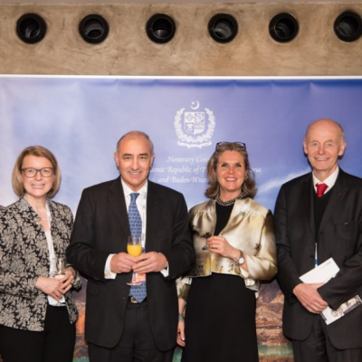 Economy Talks, February 2017: (from right) Dr. Poetis, Honorary Consul of Pakistan for Bavaria and Baden-Wuerttemberg, Prof. Dr. Detlev Ganten, President, World Health Summit, Patricia Poetis, Chief Creative Offi cer, POWERGROUP GmbH, Dr. Georg Pachta-Reyhofen, Chairman of the Supervisory Board, MAN Diesel&Turbo SE, Renate Radon, Senior Director Public Sector, Microsoft , Helmut Fluhrer, Founder & CEO WeatherTec Services GmbH