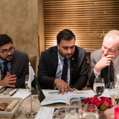 Economy Talks, February 2017: (From right) Prof. Dr. Gunther Hellmann, Professor of Political Science, Goethe University, Frankfurt, Mr. Adnan Haider, Strategic Design, POWERGROUP GmbH and Mr. Irfan Aft ab, Journalist, GEO News / DW Urdu